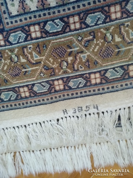 Carpet of Indian wool