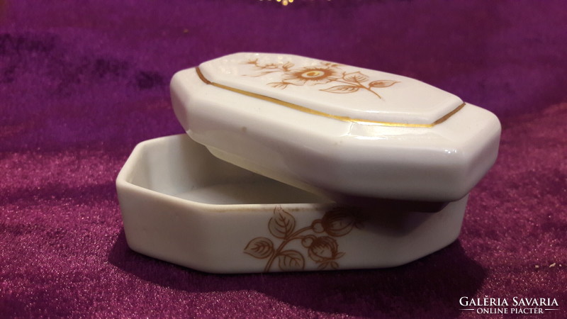 Hollóházi porcelán dobozka, gyűrűtartó (L3317)