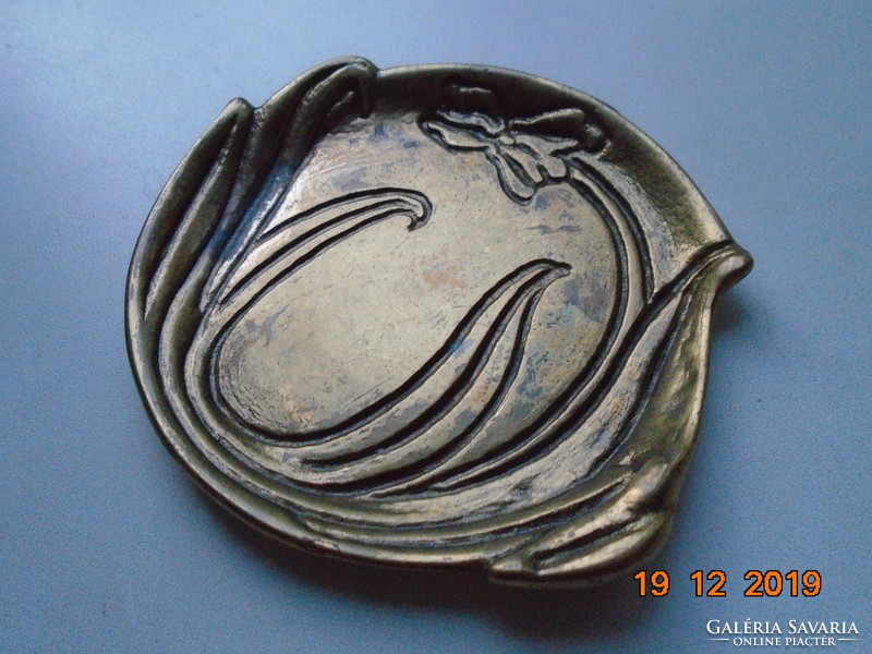 Art Nouveau bronze decorative bowl