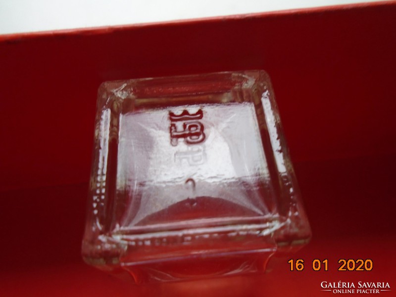 Marked, rectangular, polished thick glass (crystal glass?) Salt spray, sometimes with silver-plated cap