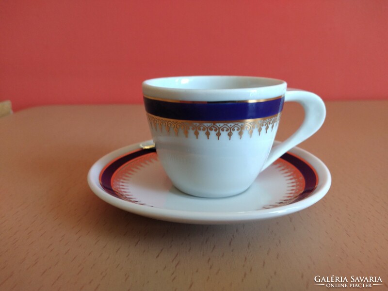 1 piece Zsolnay coffee cup with saucer