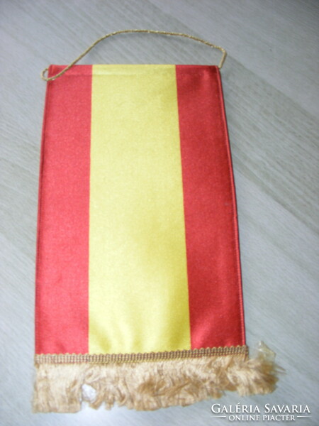 Spanyol asztali zászló, Siófok Ezüstpart Holteben volt használva.