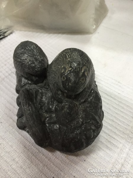 Marked inuit statue, marmots, al wolf canada m154