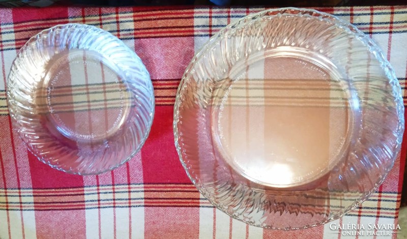 4 x2 = 8 (2 small and 2 normal sized) piece Vidro Corning  Glass plates