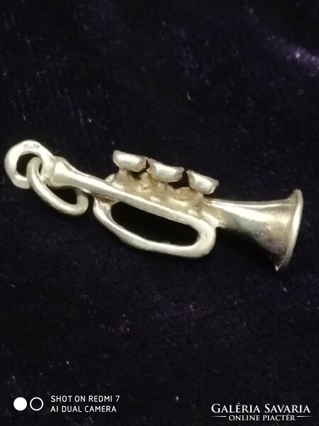 Silver (925) trumpet pendant.