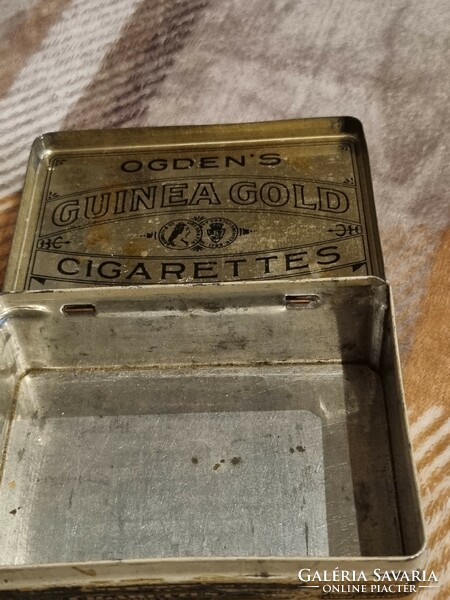 Ogden's guinea gold cigarette metal box