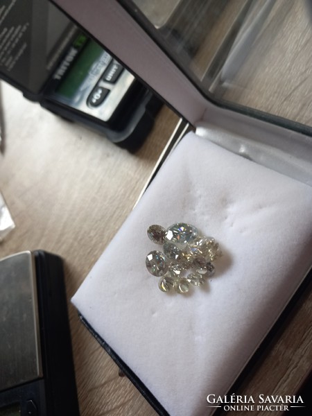 Premium quality!!! 1 Ct moissanite with certification!!!