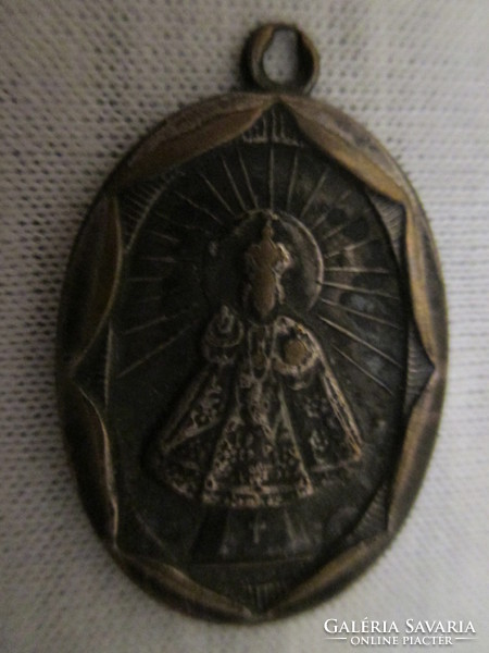 Antik Mária-medál: az ég királynője Mariazell-ből