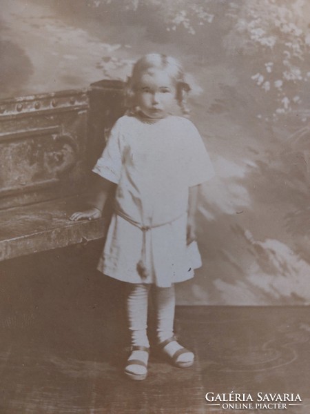 Régi gyerekfotó kislány fénykép