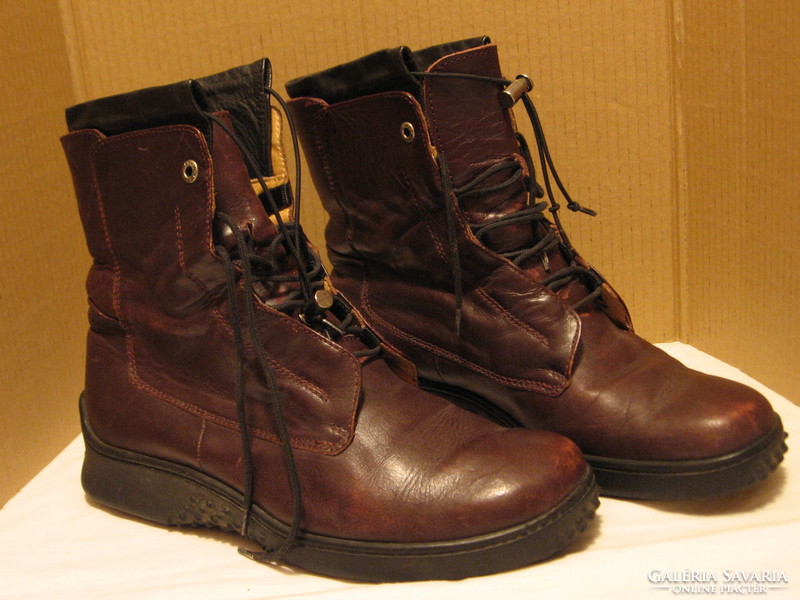 Brown leather wolky boots for hiking also 40s
