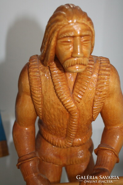 Master woodcarving, woodcutter, old man with ax.