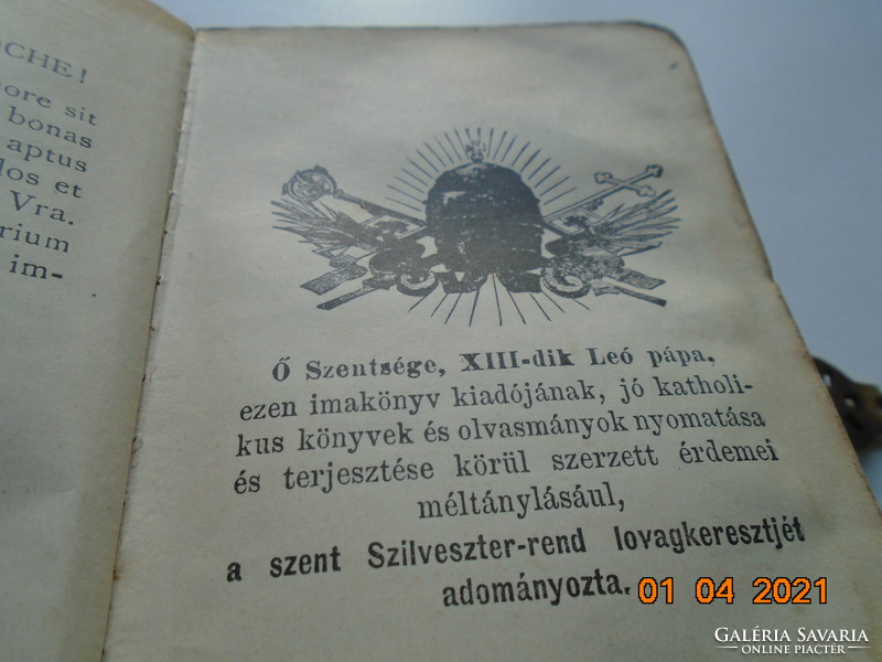 Angyali Üdvözlet dombor képpel borítóján ,antik réz csatos vallásos könyv