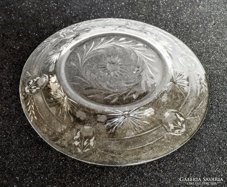 Embossed glass plate / tray