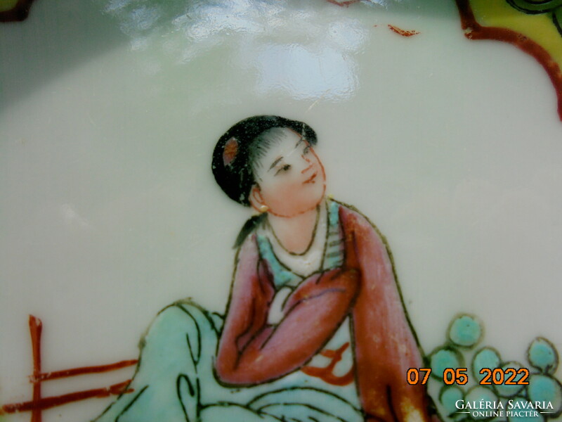 Zhongguo jingdezhen famille jaune figural hand-painted bowl with embossed, enamel flower patterns