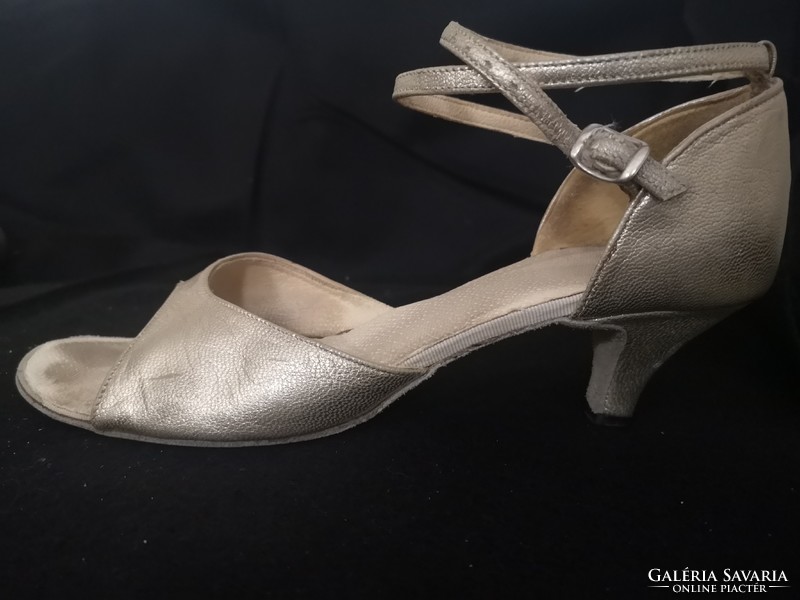 Dancing silver shoes, handmade, sole length 25 cm.