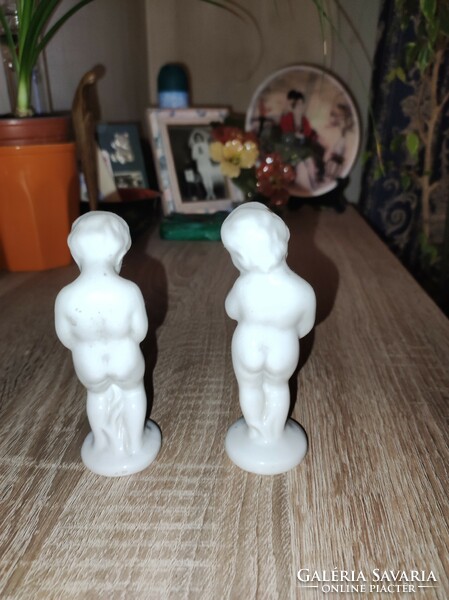 Porcelán fiú és lány szobrocska