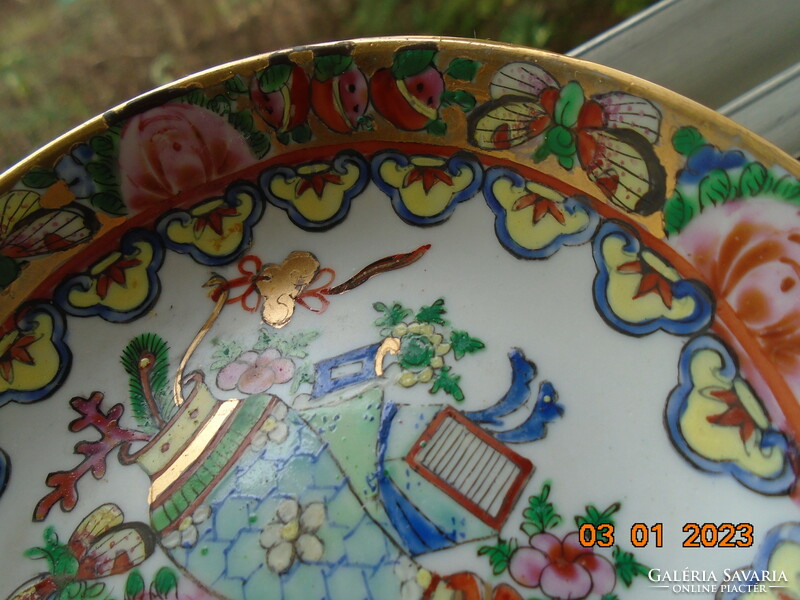Famille rose hand-painted decorative bowl vase with flower and insect patterns with rich gilding