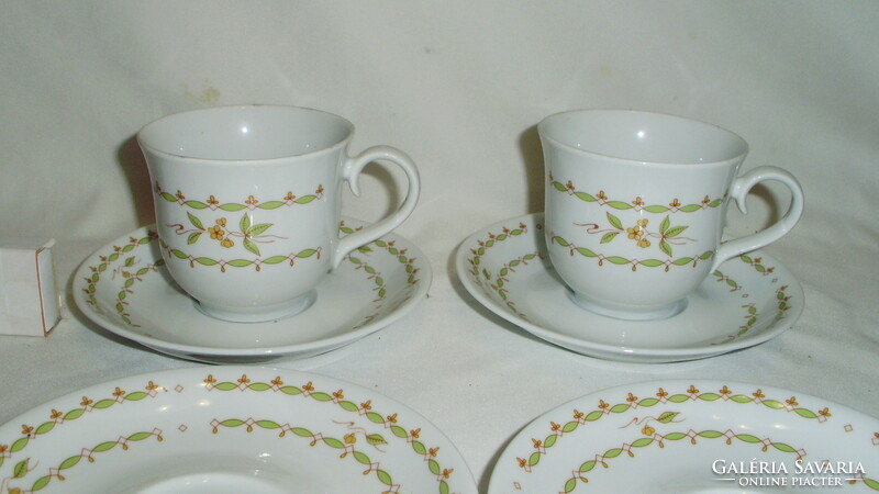 Két darab Alföldi porcelán kávés csésze négy darab csészealátét - együtt