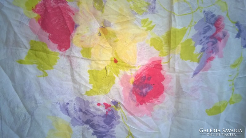 Beautiful silk/muslin shawl with flowers, fluffy