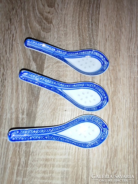 Chinese precious porcelain spoon (3 pieces)