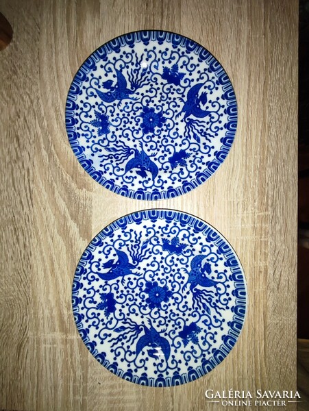 Precious porcelain small plates (2 pcs.)