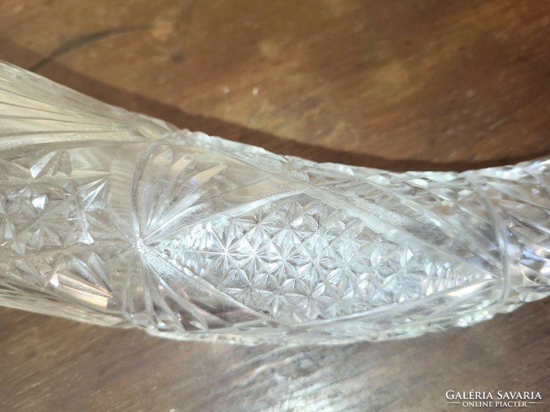 Metszett, csiszolt kristály üveg kűrt, 33 cm