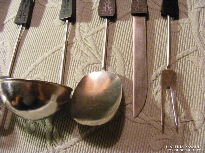 Set of 8 retro kitchen serving tools