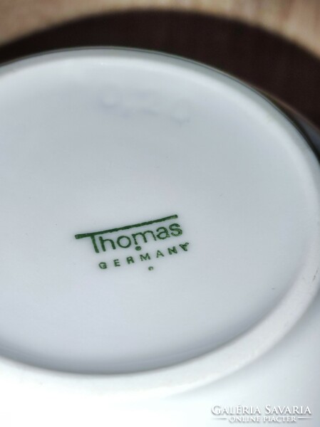 Porcelain (thomas) milk spout