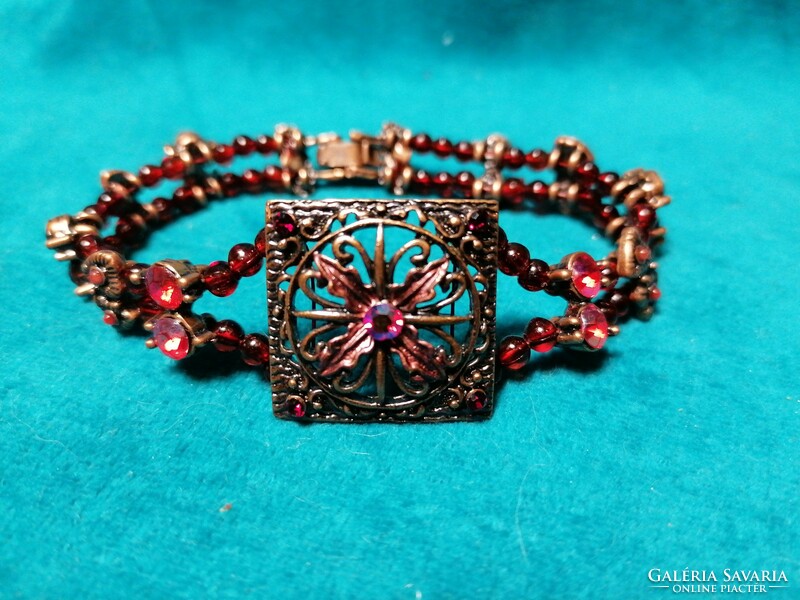 Bronze bracelet with red rhinestones (679)