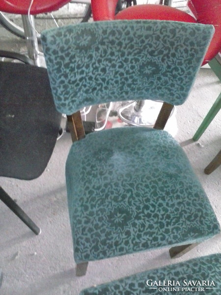 Hagyatékból 2 db rugós Kárpitozott szék eladó óbudán 30000ft