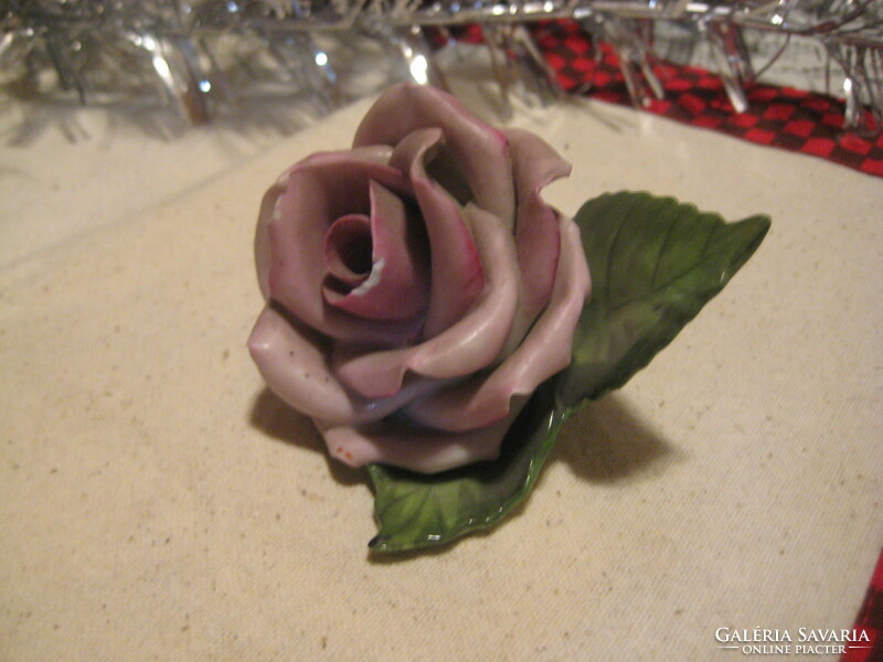 Régi  herendi rózsa  , 1945 előtti  , piciny szirom sérülésekkel  , 7 cm