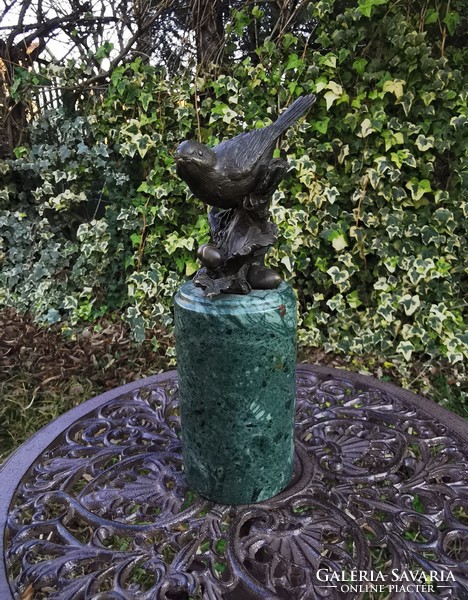 Madárka - bronz szobor