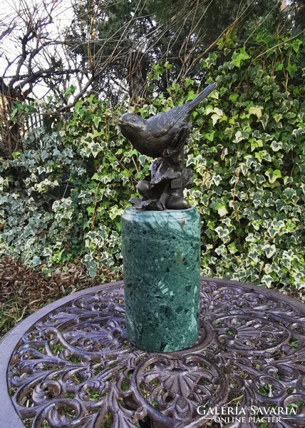 Madárka - bronz szobor