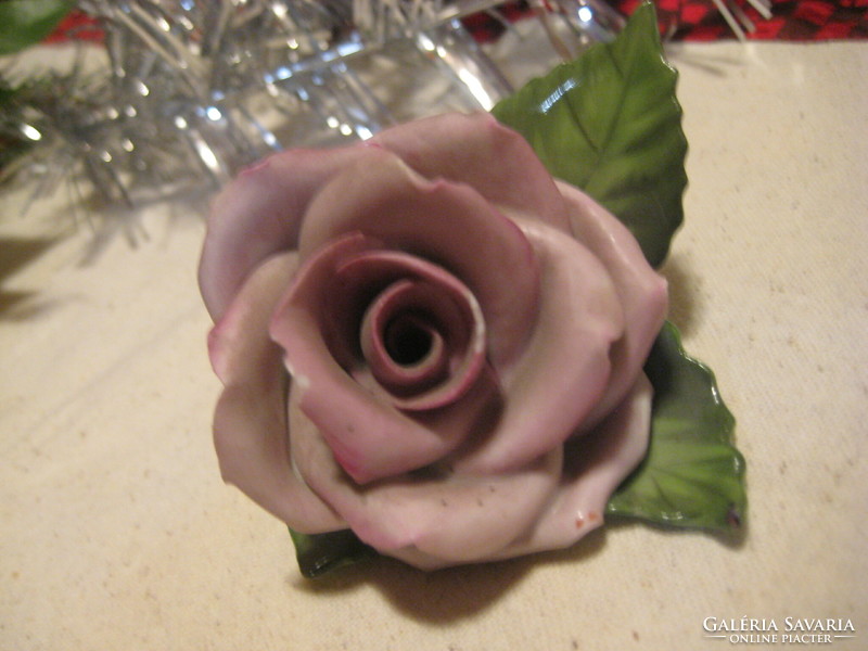 Régi  herendi rózsa  , 1945 előtti  , piciny szirom sérülésekkel  , 7 cm