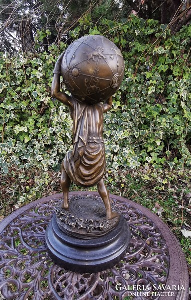 Atlasz - Mitológiai bronz szobor