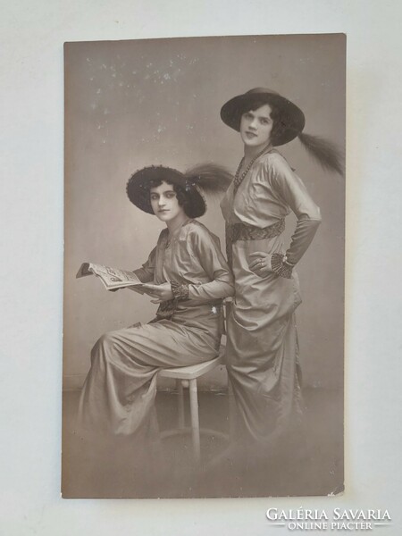 Old postcard photo postcard ladies