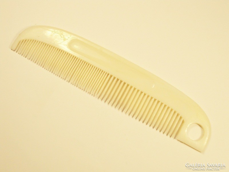 Retro plastic comb - 1970s-1980s