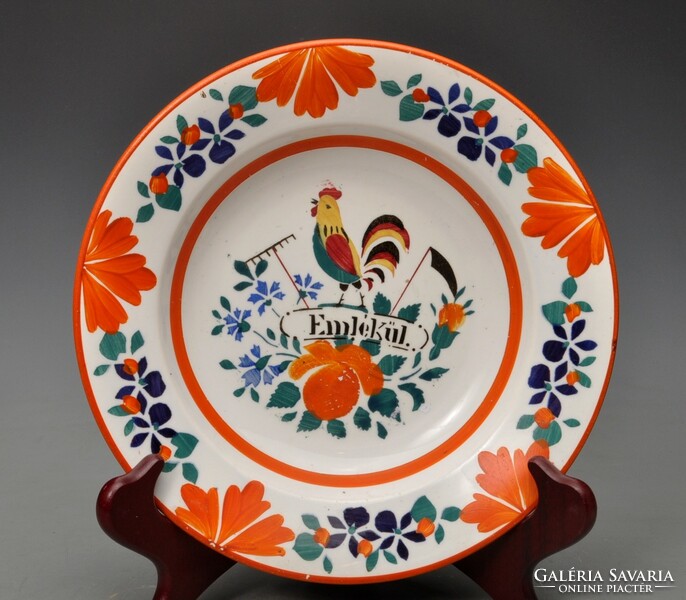 Wilhelmsburg decorative plate with rooster as a souvenir.