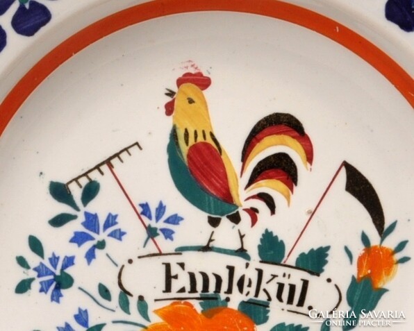 Wilhelmsburg decorative plate with rooster as a souvenir.