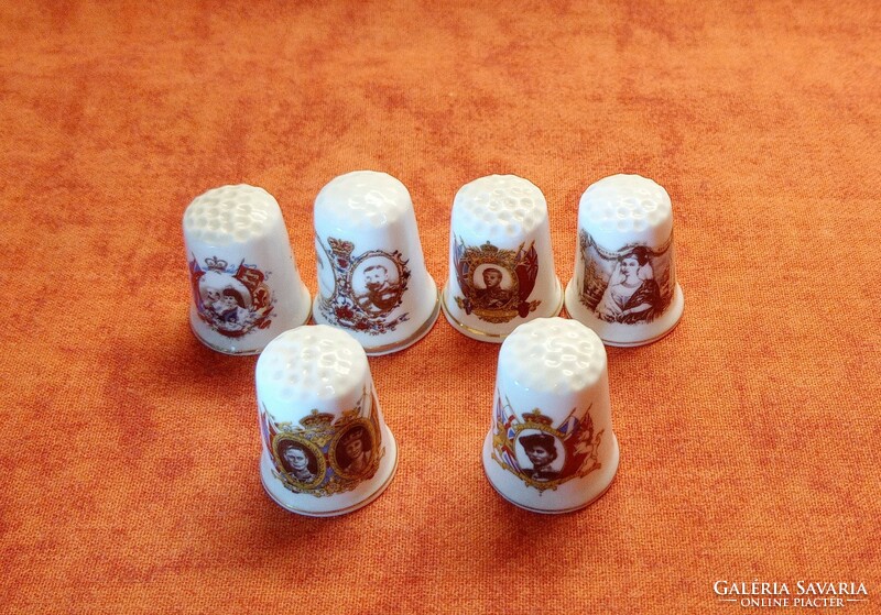 Porcelain thimbles, English queens, kings and queens