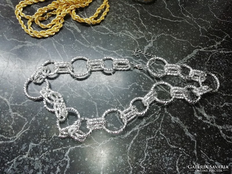 Very nice old necklace 23