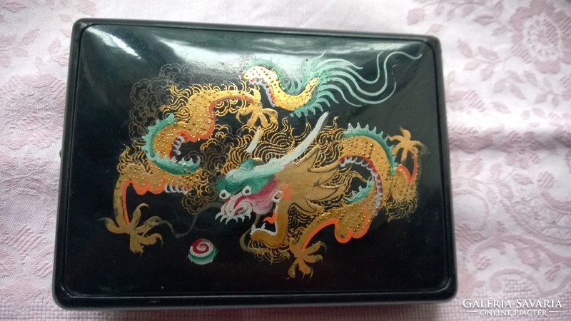 Chinese tabletop cigarette offering lacquer box