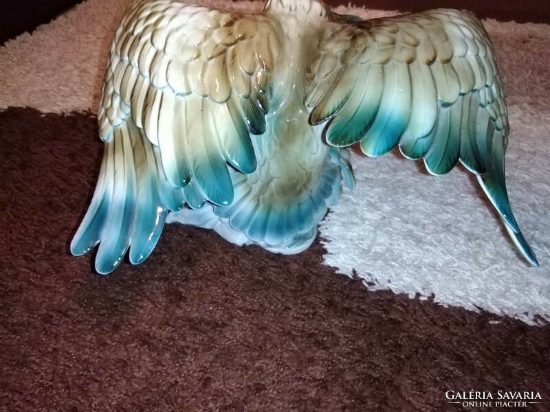 Iris Cluj porcelain eagle