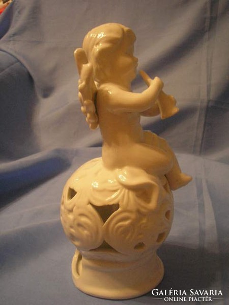 N5 Antik nagy porcelán,puttós szobor világ tetején fújja a harsonáját ritkaság 24-cm hibátlanúl