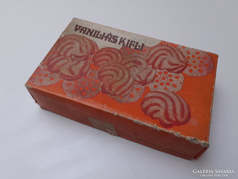 Retro vanilla croissant box Hungarian confectionery Győr biscuit and wafer factory paper box