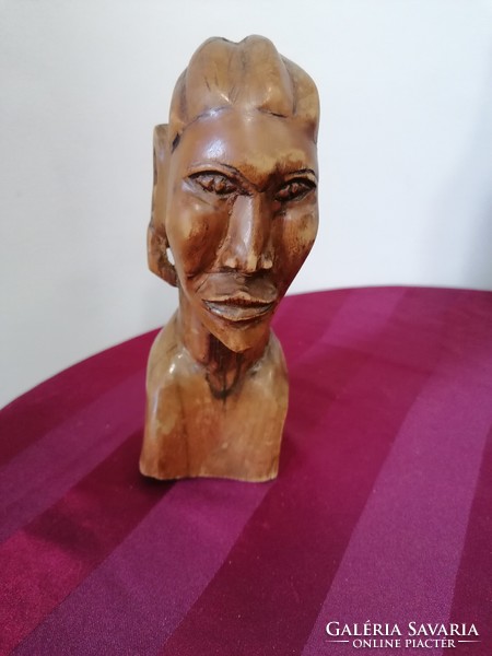 Afrikai fej faragott szobor
