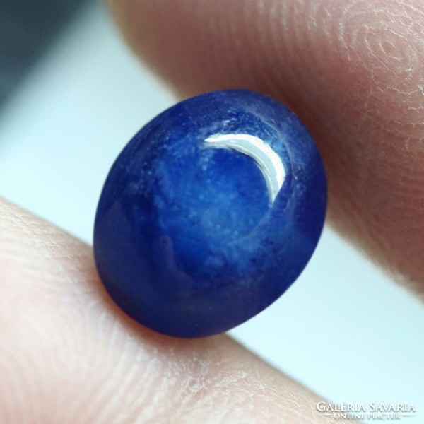 5.08 Ct. Natural sapphire, cornflower blue, oval cabochon
