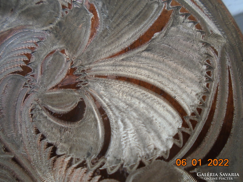 Antique chiseled flower pattern in silver and copper inlaid red copper wall bowl
