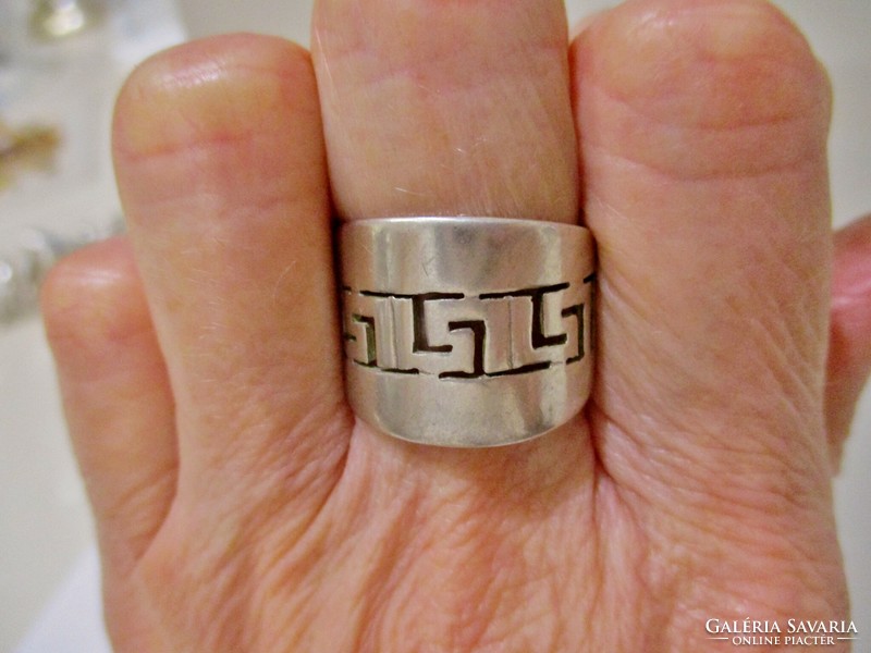 Gyönyörű régi kézműves nagy ezüstgyűrű