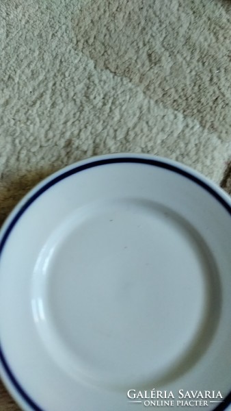 Zsolnay kék csíkos tányér menzás